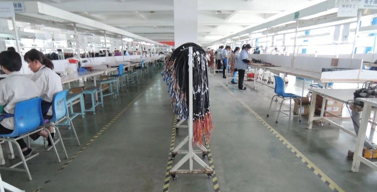 更换汽车尾灯，都需要哪些工具？